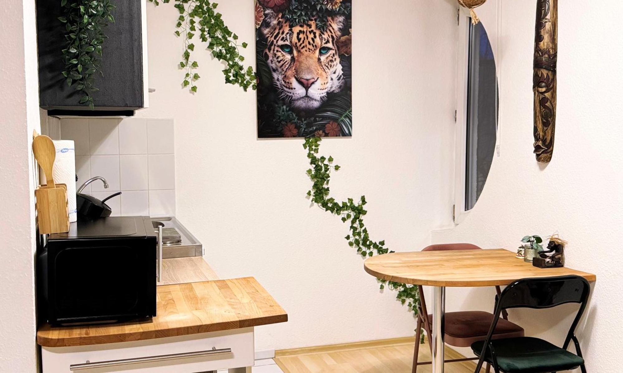 Zentrumnah Inklusive Parkplatz Jungle-Suite By Rentigo - Ruheoase Im Herzen Von Saarbruecken! Exterior photo